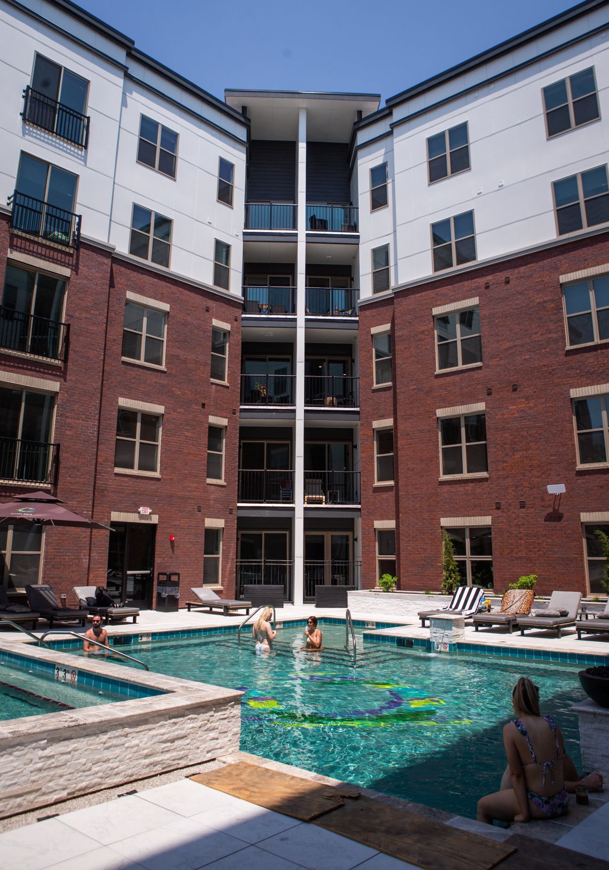 Chelsea Apartments attracts with fabulous amenities